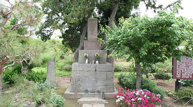 山本勘助の墓のイメージ