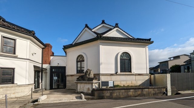 ライオン像のある館（旧直江津銀行）のイメージ