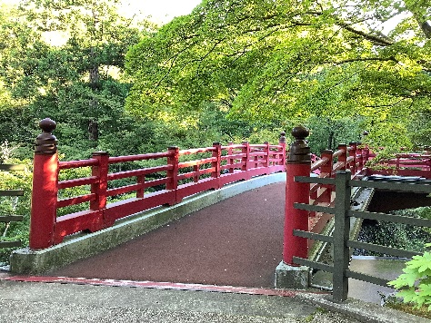 観月橋(弥彦公園内)のイメージ