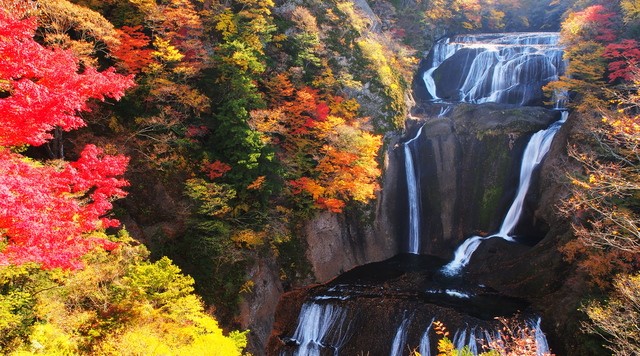 〈滝〉袋田の滝(茨城県大子町)のイメージ