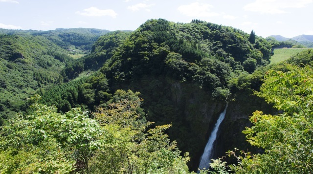 〈滝〉西椎屋の滝(大分県玖珠町)のイメージ