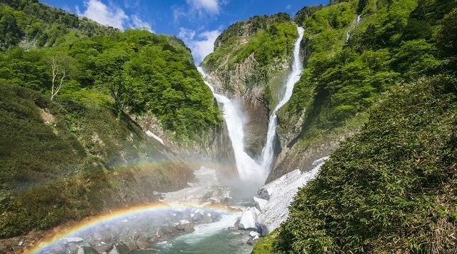 〈滝〉称名滝(富山県立山町)のイメージ