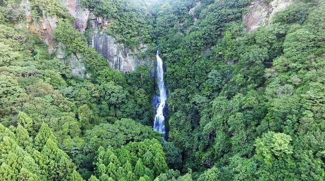 〈滝〉八草の滝(和歌山県白浜町)のイメージ