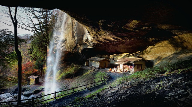 〈滝〉棚下不動の滝（群馬県渋川市）のイメージ