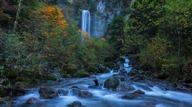 〈滝〉平湯大滝（岐阜県高山市）のイメージ