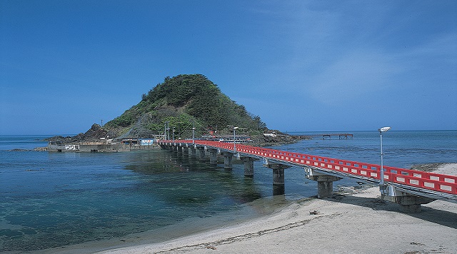〈渚〉由良海岸（山形県鶴岡市）のイメージ