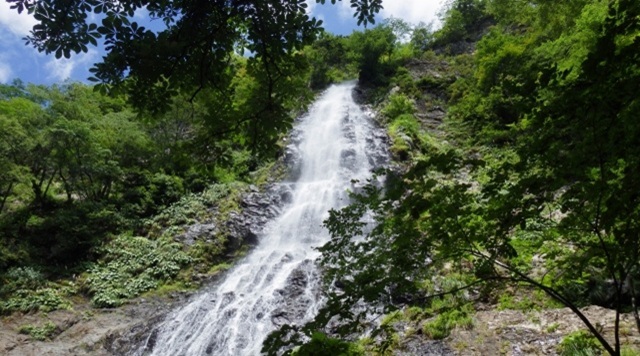 〈滝〉天滝（兵庫県養父市）のイメージ