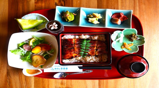 うなカフェ555のイメージ