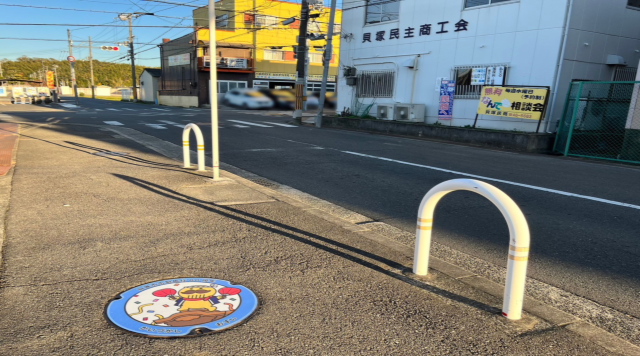 あきまつりつげさんマンホールのイメージ