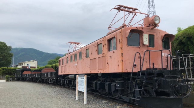 韮崎中央公園 EF15電気機関車＋貨車4両（鉄道）のイメージ
